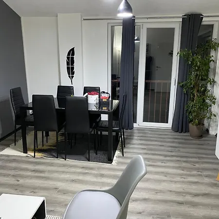 Luxe Apartment *